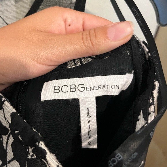 BCBGeneration black and white dress with mesh - Picture 3 of 3
